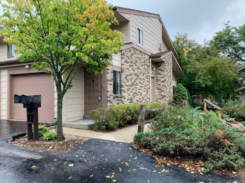 304 Sheffield Rd, Waukesha, WI 53186-8301