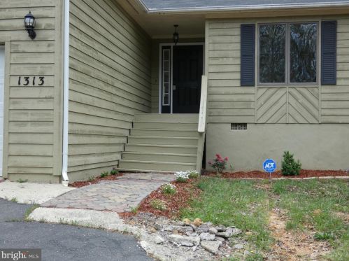 1313 Lakeview Pkwy, Locust Grove, VA 22508-5310