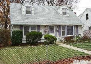 1587 Kiefer Ave, Floral Park, NY 11003-2361