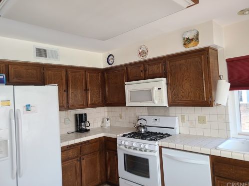 25555 Novela Way, Santa Clarita, CA 91355-2528