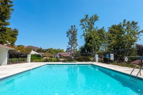 230 Eveningside Gln, Escondido CA  92026-1334 exterior