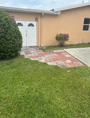 774 Prima Vista Blvd, Fort Pierce FL  34952-2275 exterior