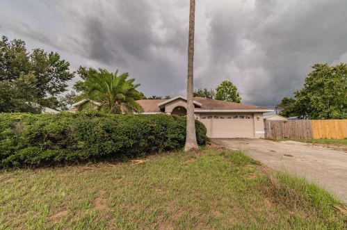 6062 Deltona Blvd, Brooksville, FL 34606-1008