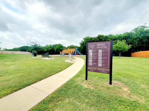 1371 Emily Ct, Burleson, TX 76028-8677