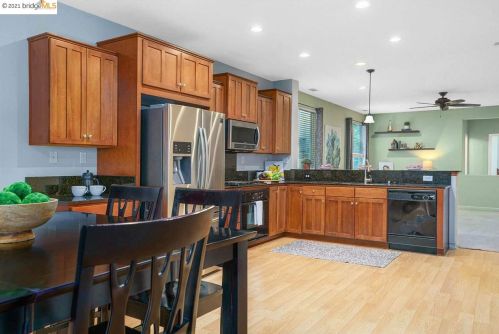 40 Snowy Egret Ct, Oakley CA  94561-1679 exterior