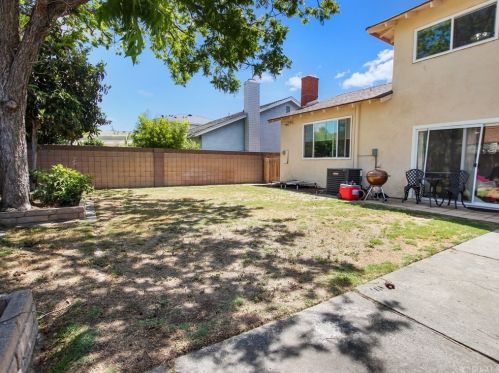 6907 Leilani Ln, Cypress CA  90630-5719 exterior
