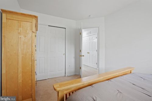 6724 Emmanuel Ct, Gainesville VA  20155-1492 exterior