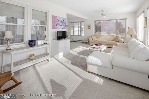 10 Lowell Ct, Bricktown NJ  08724-2423 exterior