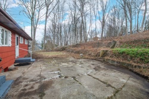 53 Kiel Ave, Kinnelon NJ  07405-1304 exterior