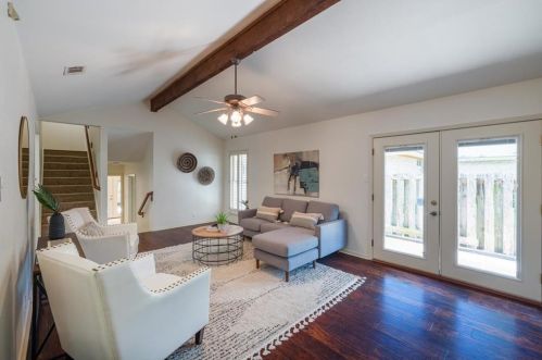 6803 Danwood Dr, Austin TX  78759-4614 exterior