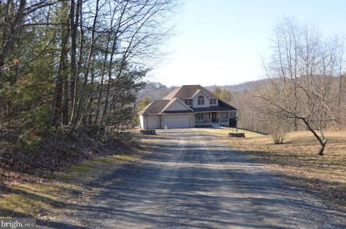 1133 Peach Mountain Rd, Primrose, PA 17901-8445
