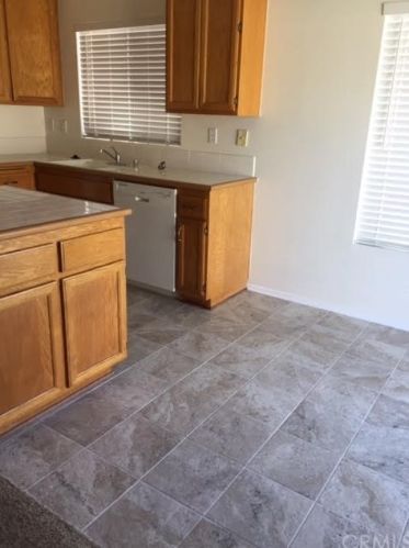 2816 Rancho Vista Dr, Rialto, CA 92377-3452