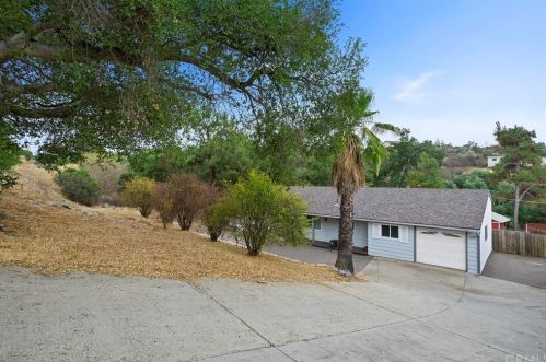 1237 Alpine Blvd, Alpine, CA 91901-2010