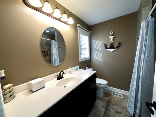 724 Joshua Ln, Lake Geneva WI  53147-4746 exterior