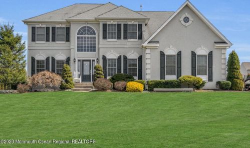 24 Kirsten Dr, East Freehold, NJ 07728-9556