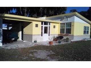 792 Kentucky Ave, Umatilla, FL 32784-9065