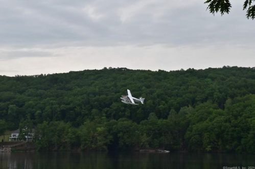 27 Bridge Rd, Upper Stepney CT  06468-2928 exterior