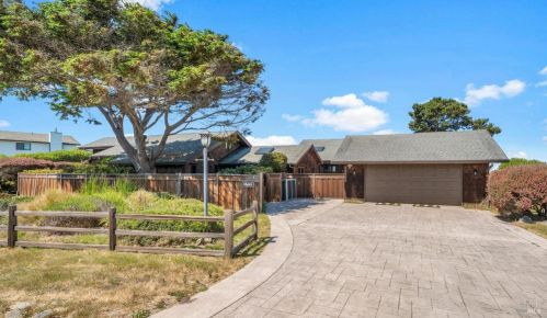 45465 Caspar Dr, Mendocino CA  95460-9727 exterior