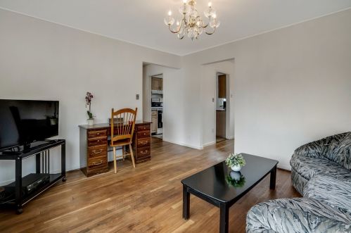 230 Gilling Rd, Seaford NY  11783-1003 exterior