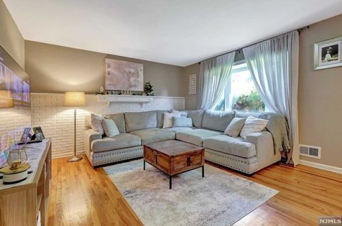 46 Delaware Ave, Dumont NJ  07628-2408 exterior