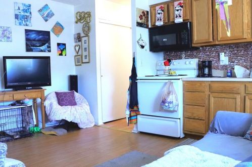 8121 Daly Rd, Cincinnati OH 45231-5702 exterior