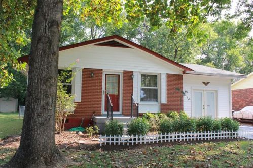 137 Cline Ave, Hendersonville, TN 37075-3237