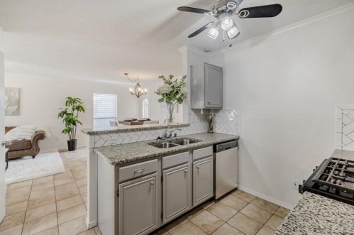 2213 Silverthorn Ln, Lewisville TX  75028-7246 exterior