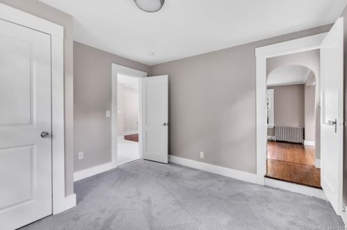 198 Meadow St, Huntington CT  06484-2265 exterior