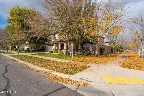 3488 Comstock Dr, Gilbert, AZ 85296-1891