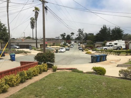 3002 Liberty Ct, Marina CA  93933-3619 exterior