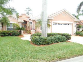 560 Eagle Creek Dr, Naples FL  34113-8030 exterior