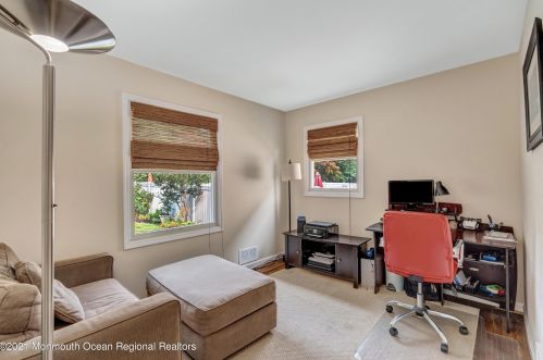 243 Crestview Dr, Middletown NJ  07748-3604 exterior