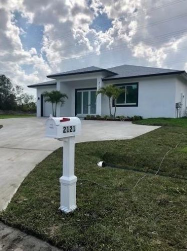 2121 Vixen Ct, Fort Pierce, FL 34953-1378