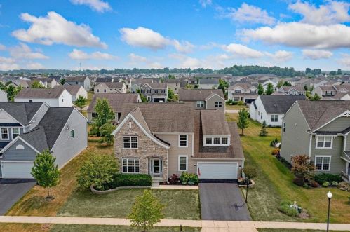 557 Bridle Dr, Marysville, OH 43040-1654