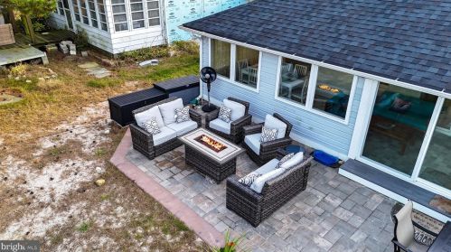 399 Bay Ave, Slaughter Beach DE  19963-4910 exterior