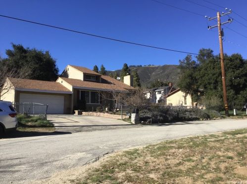 39811 Calle El Clavelito, Santa Clarita, CA 91390-1050