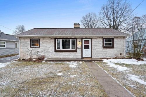1447 Oneida St, Green Bay, WI 54304-3347