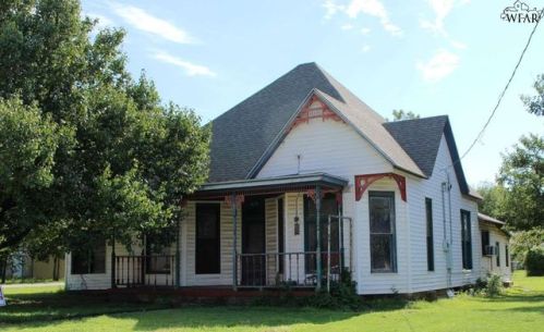 413 Archer St, Henrietta, TX 76365-3303
