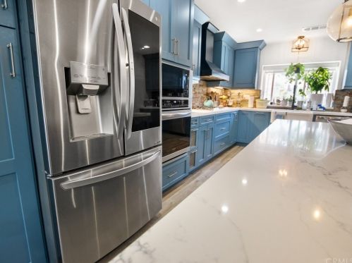6907 Leilani Ln, Cypress CA  90630-5719 exterior