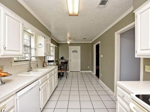 405 Rockmoor Dr, Georgetown TX 78628-8841 exterior