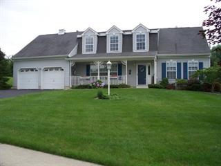 2 Robeson Rdg, Oxford, NJ 07863-3257