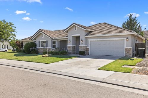 1120 Vera Ave, Ripon, CA 95366-3510