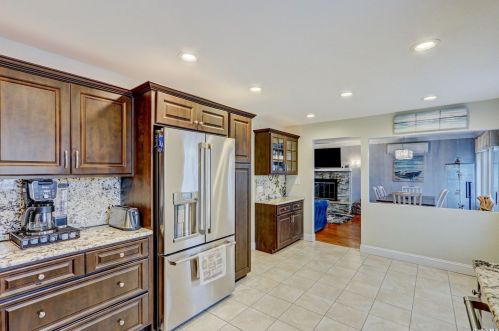 95 Midway St, Babylon NY  11702-4311 exterior