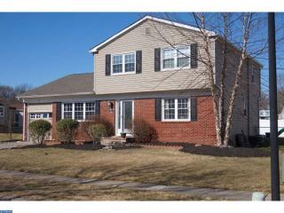 4 Nancia Dr, Levittown, PA 19054-1412