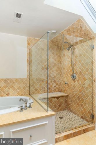 14260 Rehobeth Church Rd, Lovettsville VA  20180-3218 exterior