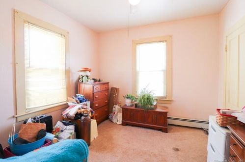 10 Smith St, New Britain CT 06053-3621 exterior