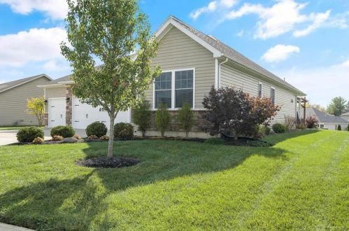 236 Quail Hollow Dr, Brookville, OH 45309-4608