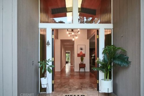 1920 Lamp Post Ln, La Canada, CA 91011-1342