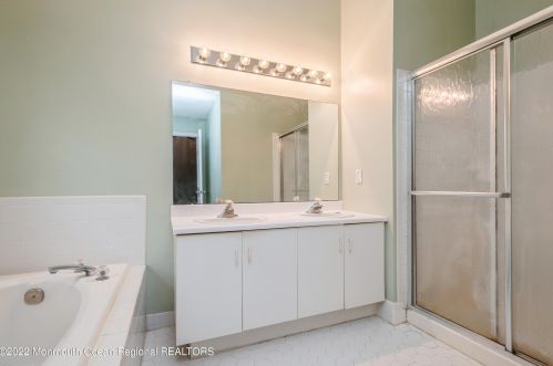 48 Alpine Rd, Holmdel Village NJ  07733-2724 exterior