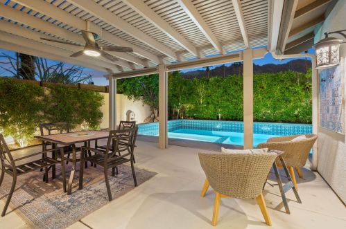 51915 Avenida Alvarado, La Quinta CA  92253-3190 exterior